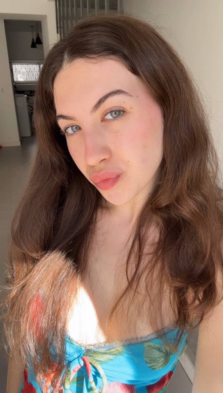 Nude girl Amber in Shizuoka