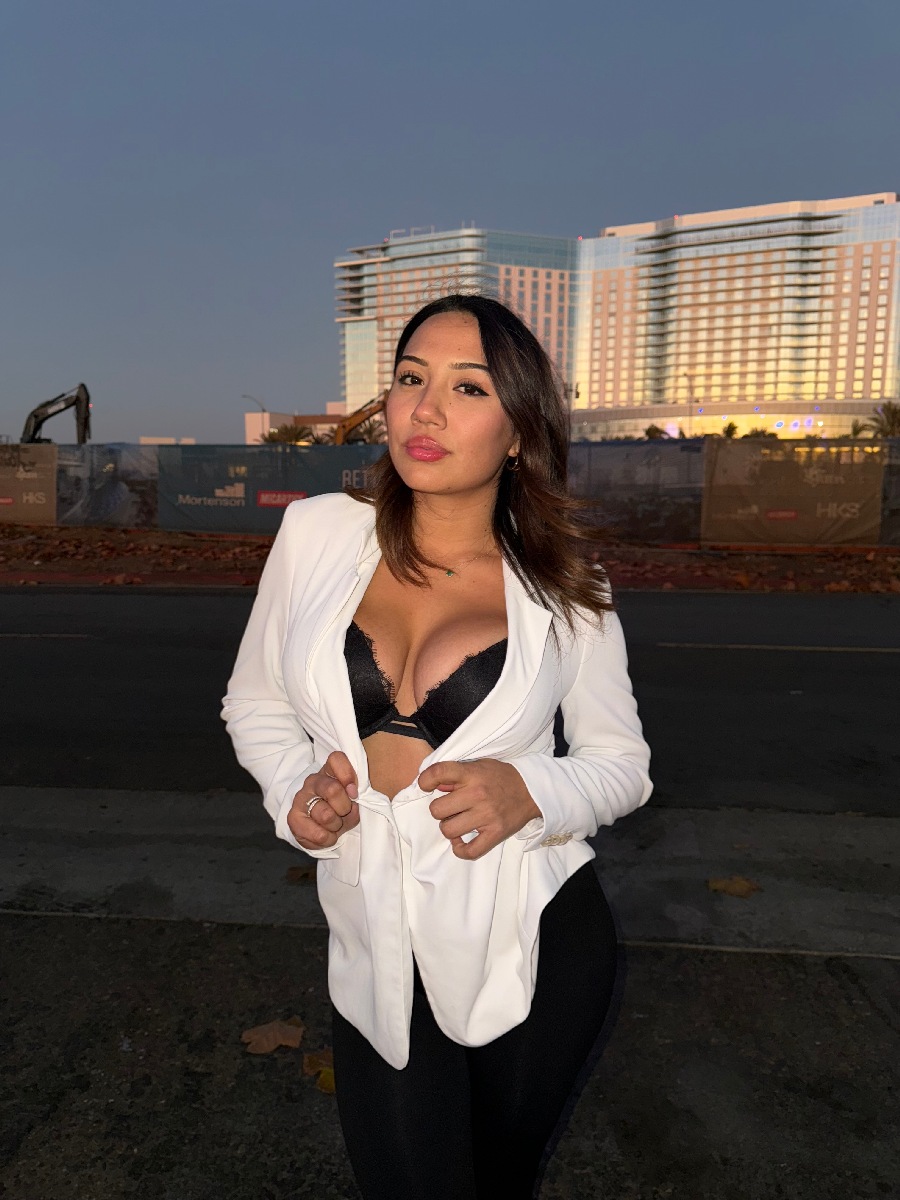 Take a pause and enjoy Ali Cruz — streaming from Shizuoka