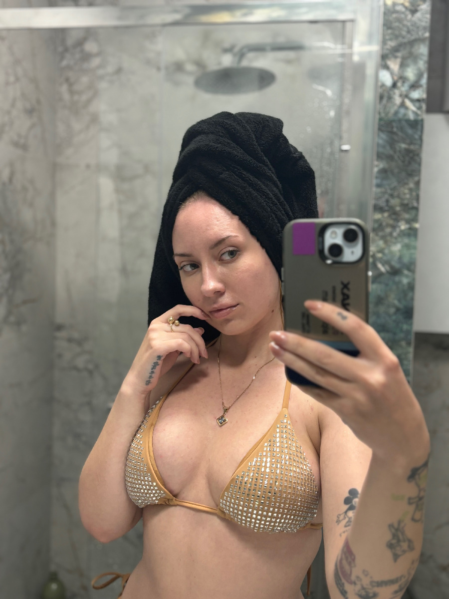 Nude girl KateV in Shizuoka