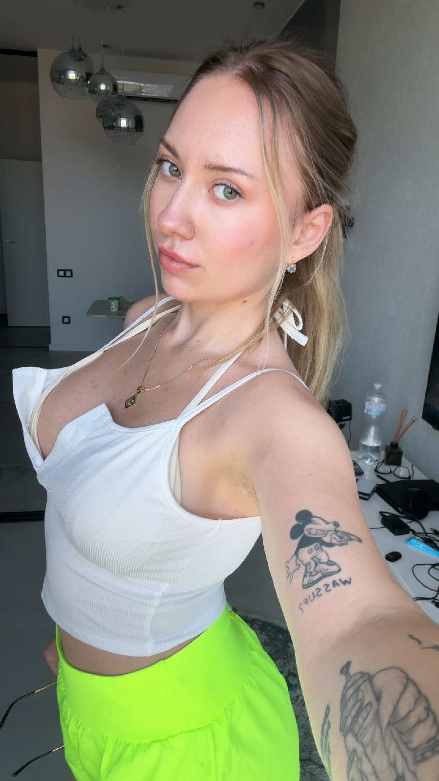 KateV in her underwear in Shizuoka