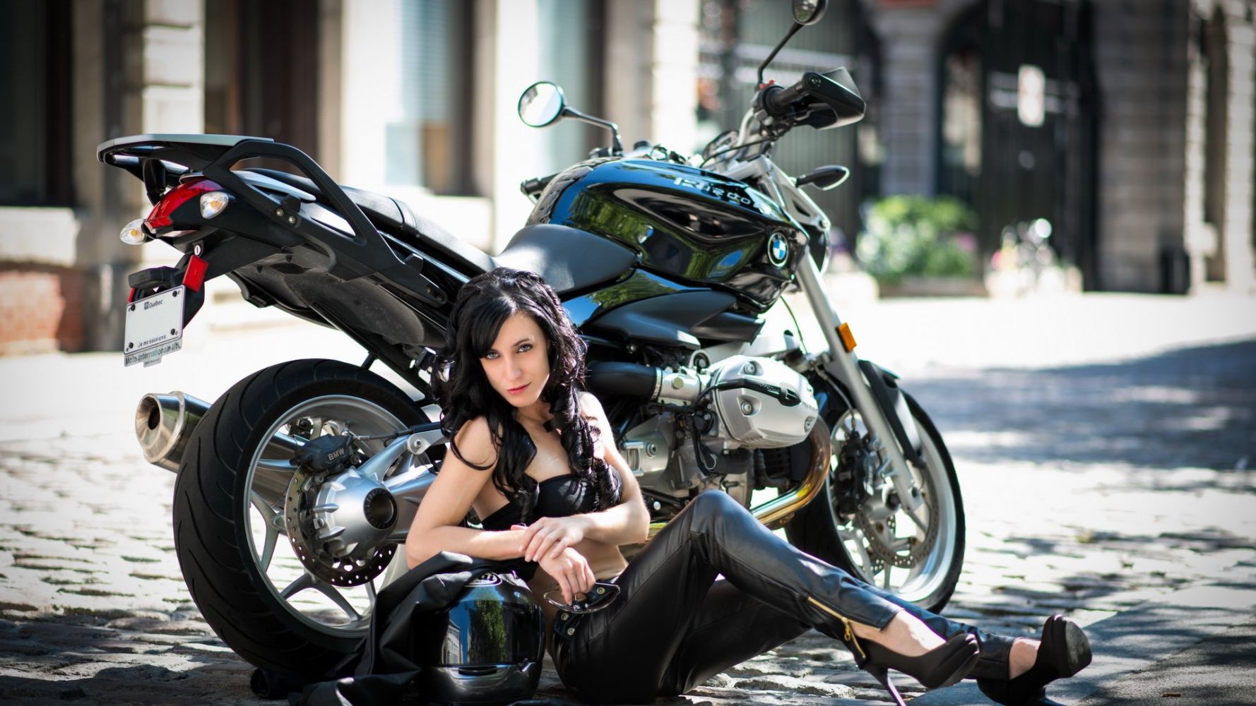 European women on bikes in Shizuoka