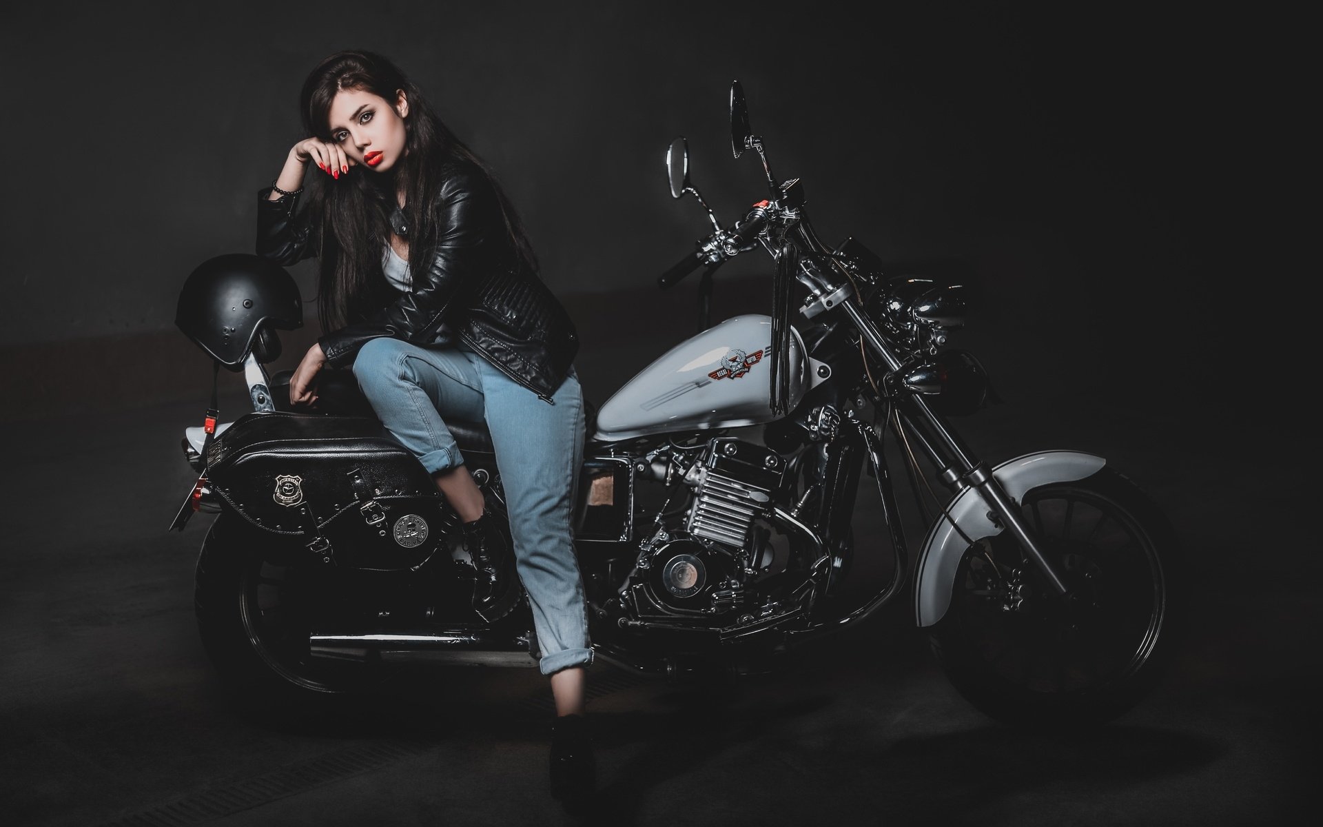 Biker girls: style and drive in Shizuoka