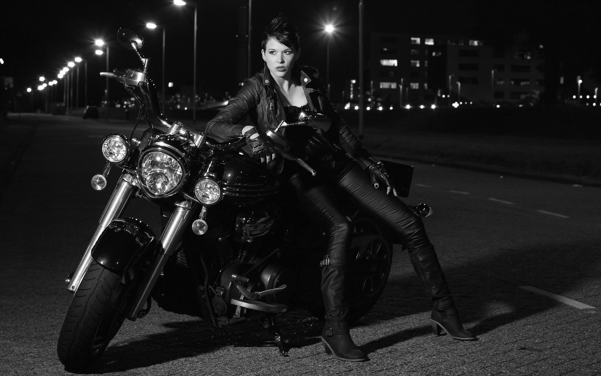 Photo Beautiful girls and motorcycles in Shizuoka