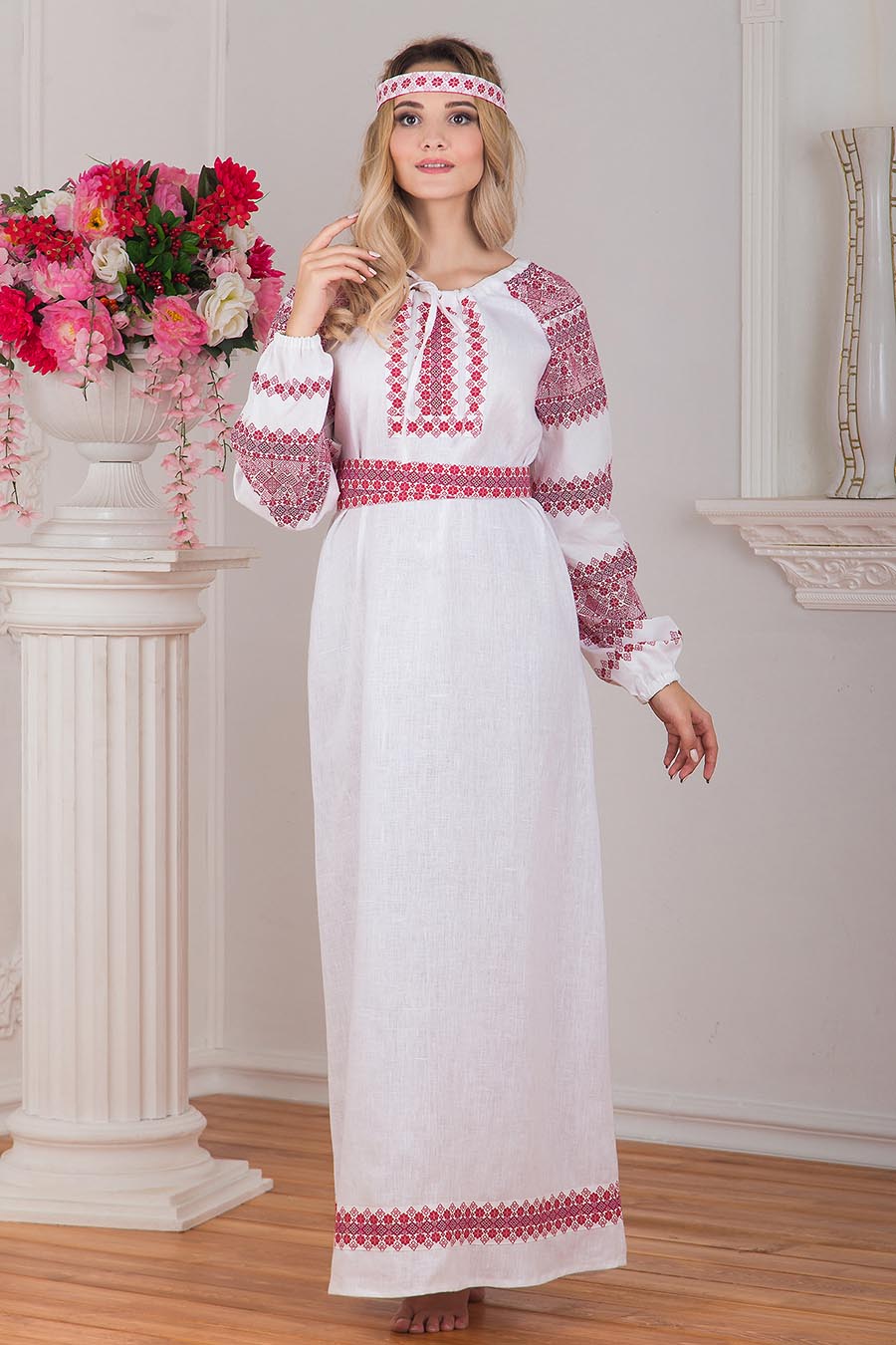 Women in Slavic costumes in Shizuoka