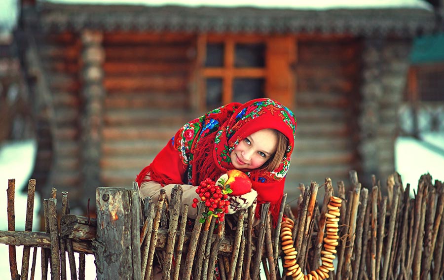 Sexy girl Women in Slavic costumes in Shizuoka