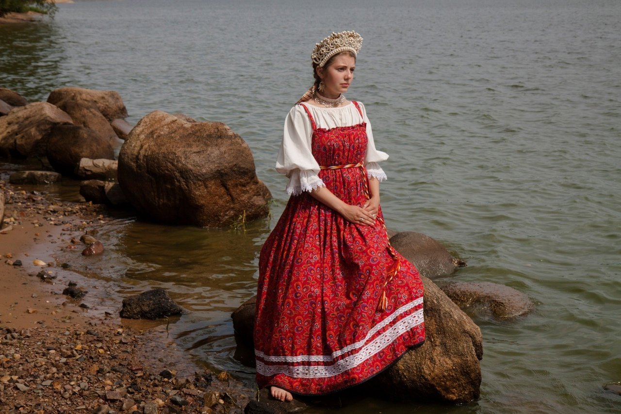 Women in Slavic costumes in Shizuoka