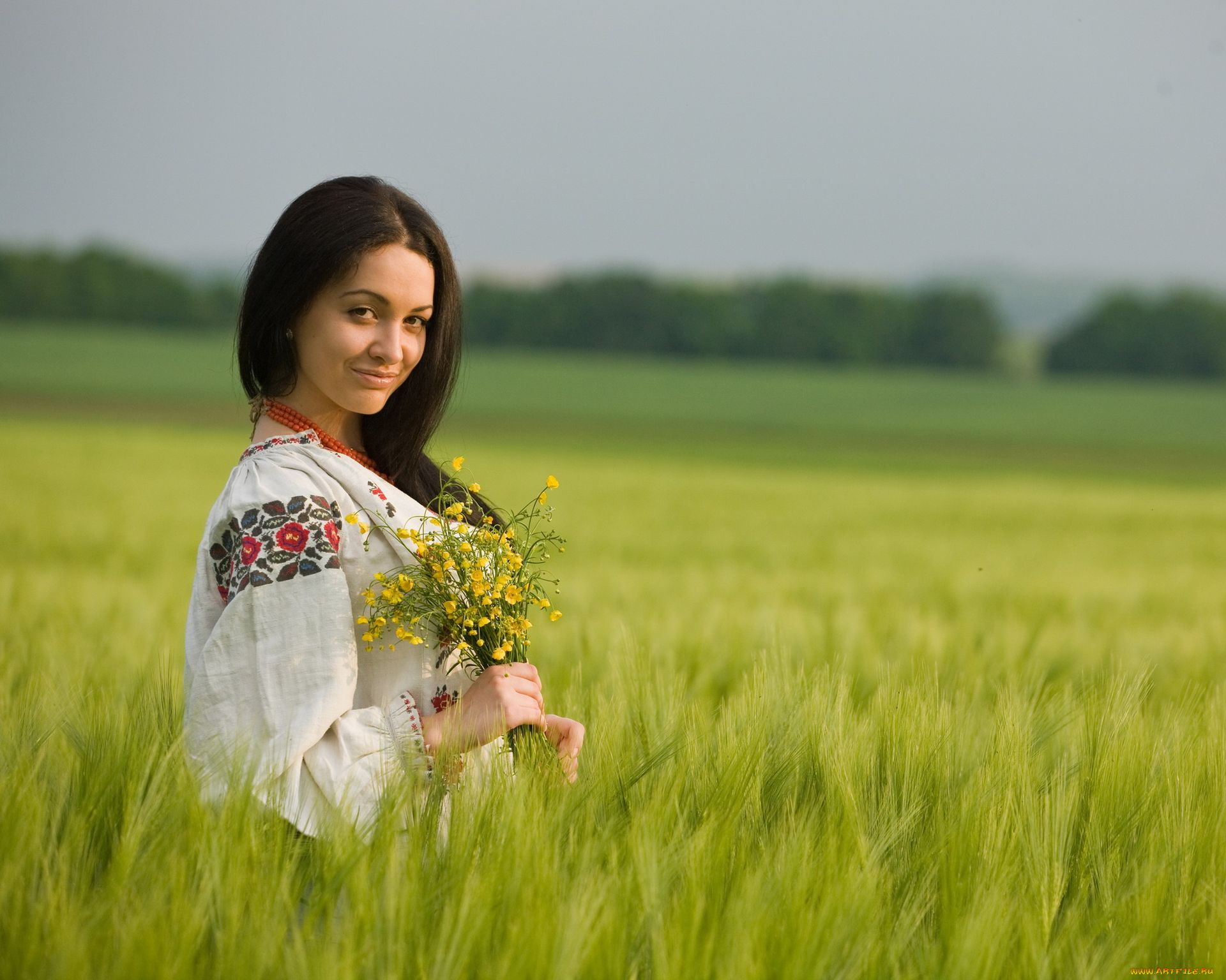 Women in Slavic costumes in Shizuoka