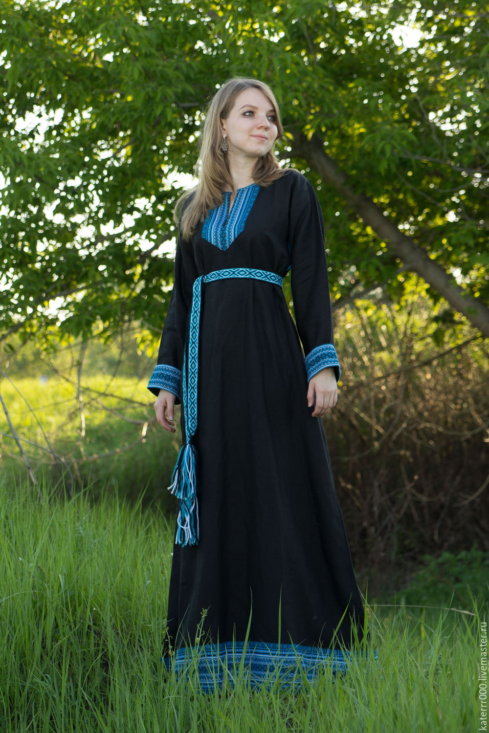 Women in Slavic costumes in Shizuoka