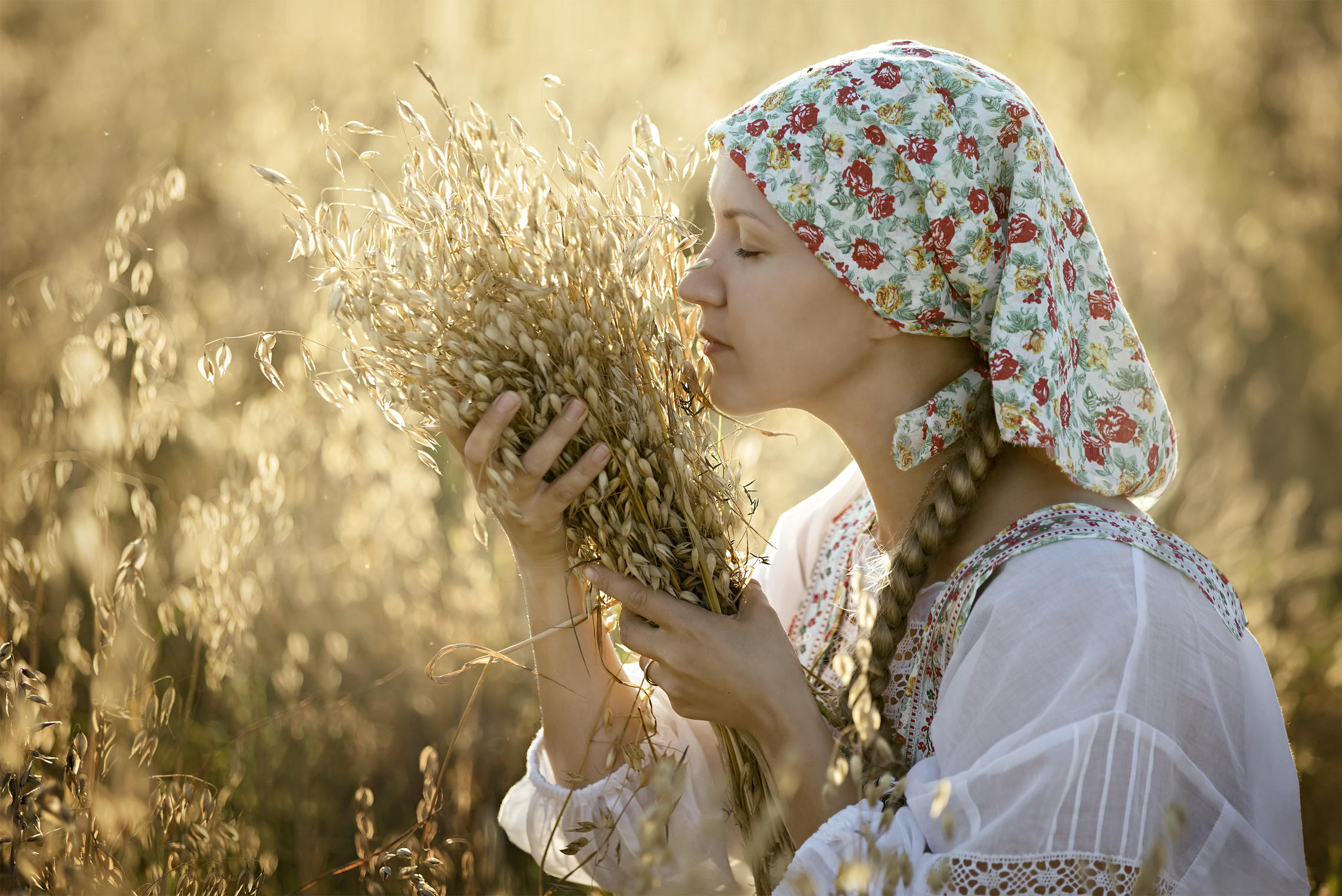 Photo Women in Slavic costumes in Shizuoka