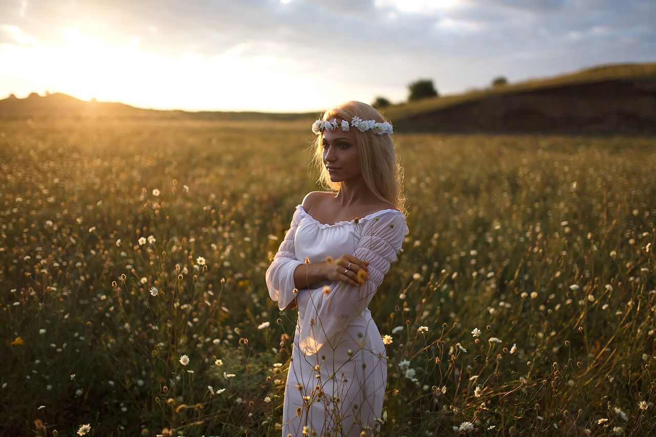 Girls in Slavic costumes in Shizuoka