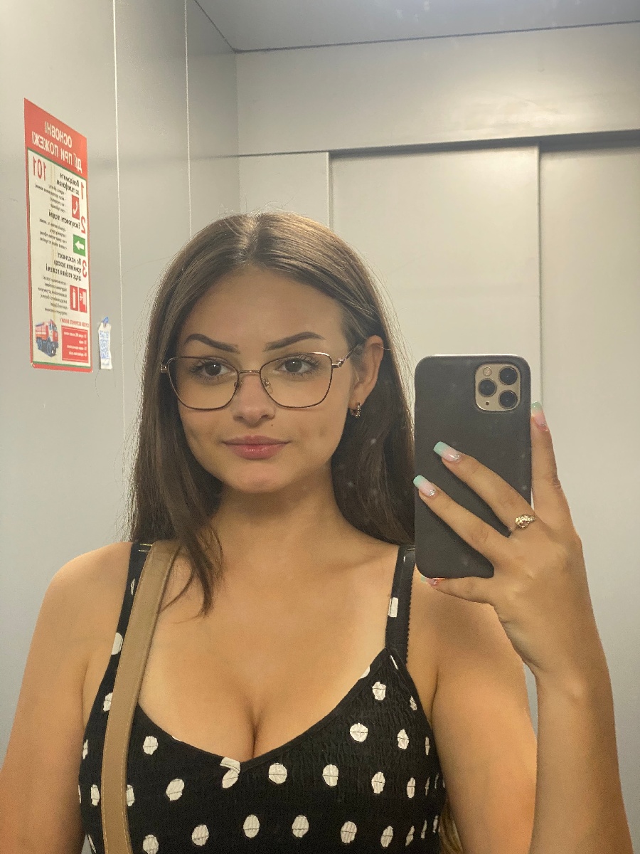 Sexy model Stacy in Shizuoka